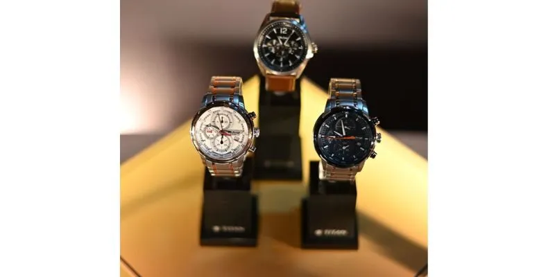 InWatch B Titan